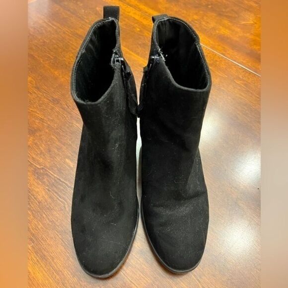 Black Suede Heel Ankle Booties - Size 8 - Picture 1 of 8